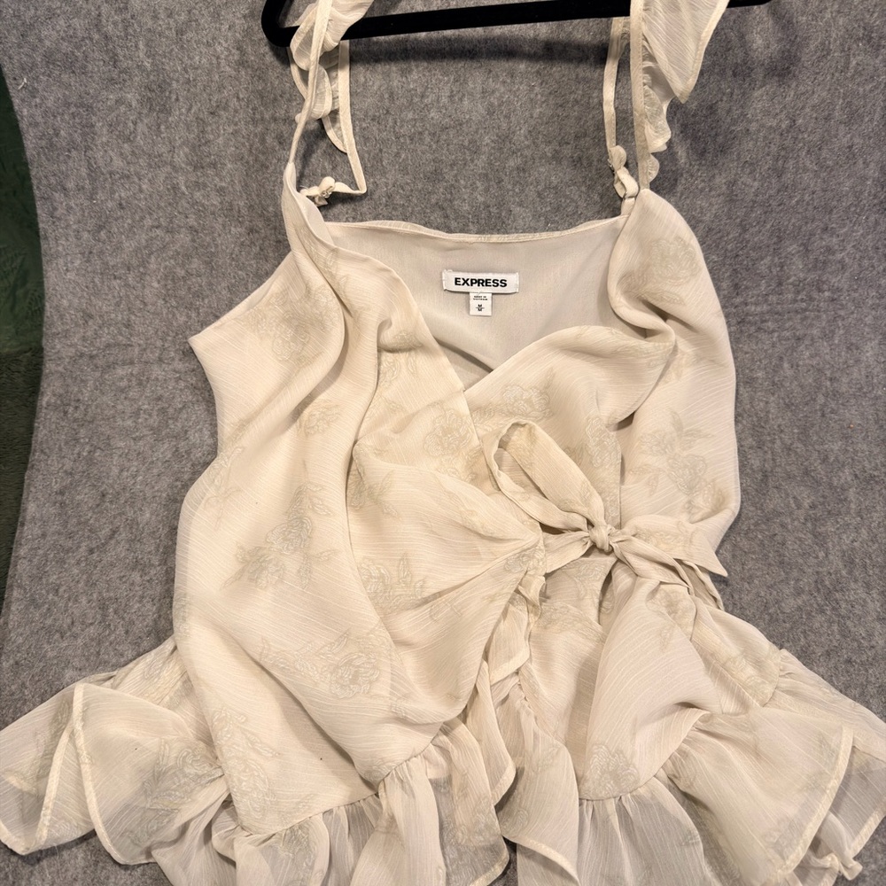 Express Women's Ruffle Wrap Top